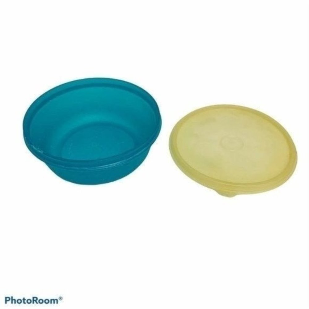 Tupperware Modular Bowl Vintage Turquoise Blue Textured 1842 With Lid 2.5 Cup